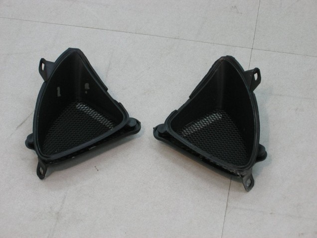 2004-2005 Honda CBR1000RR Motorcycle Fairings - White Blue Gold Rothmans Canada