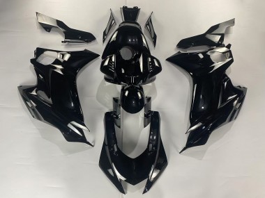 2017-2023 Yamaha YZF 600 R6 Motorcycle Fairings - Glossy Black Canada